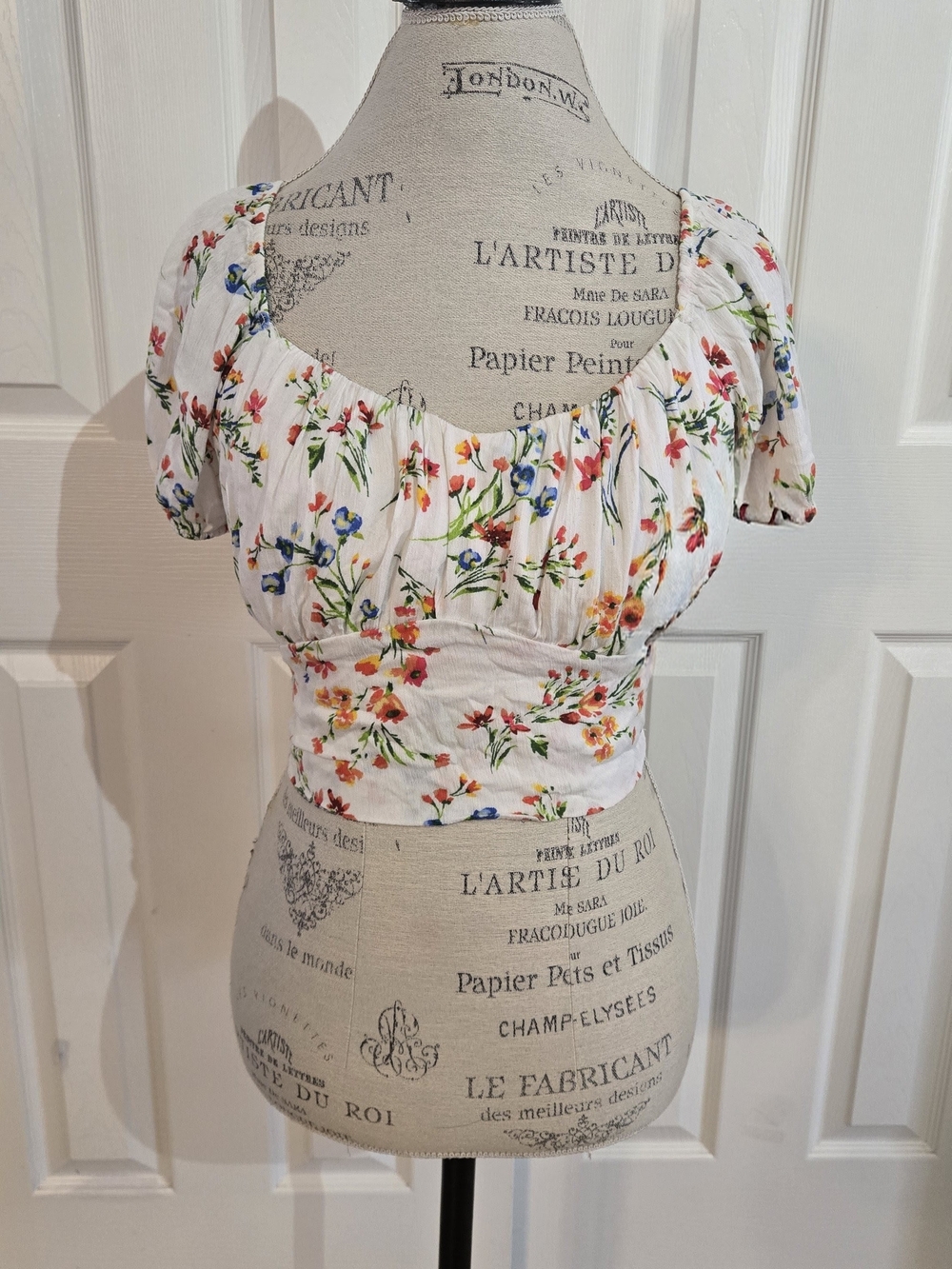 Ambiance White Floral Puff Sleeve Crop Top